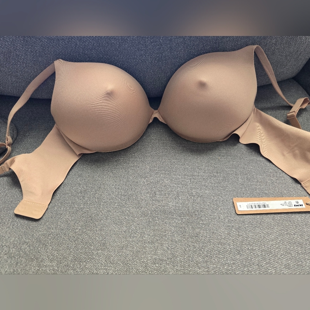 Women's SKIMS Nipple Push-Up Bra Nude Clay Plunge Neckline 32D